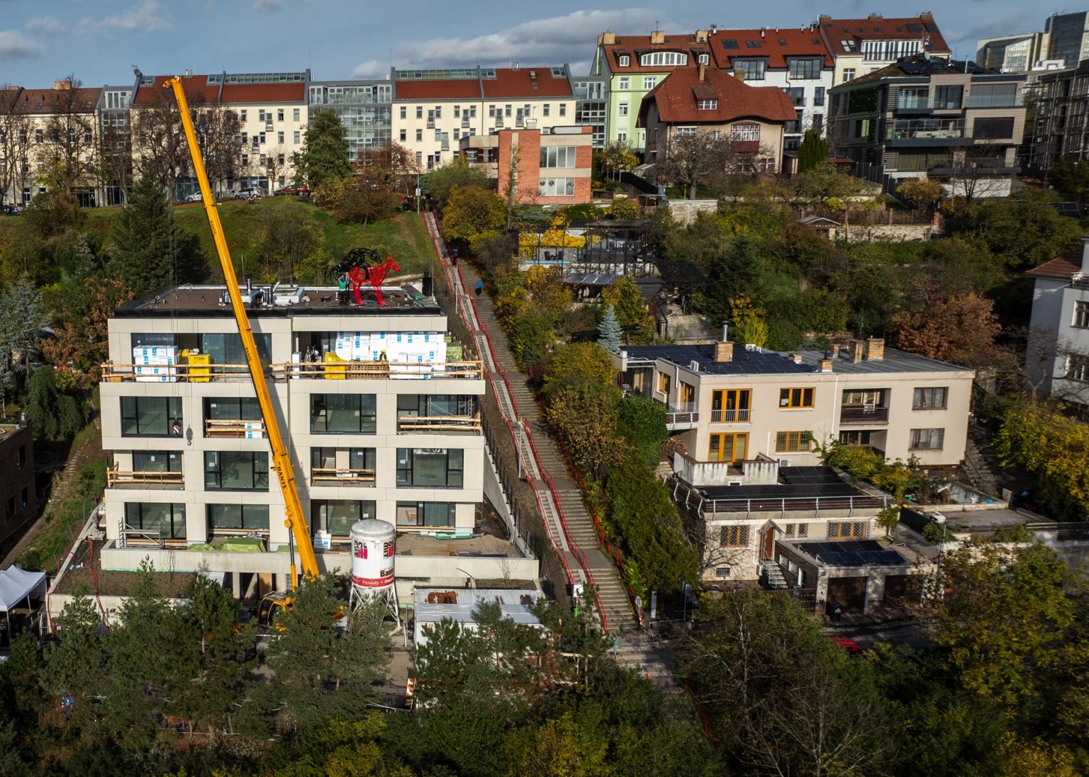 VILLA GALLERY listopad 25 instalace Šemíka